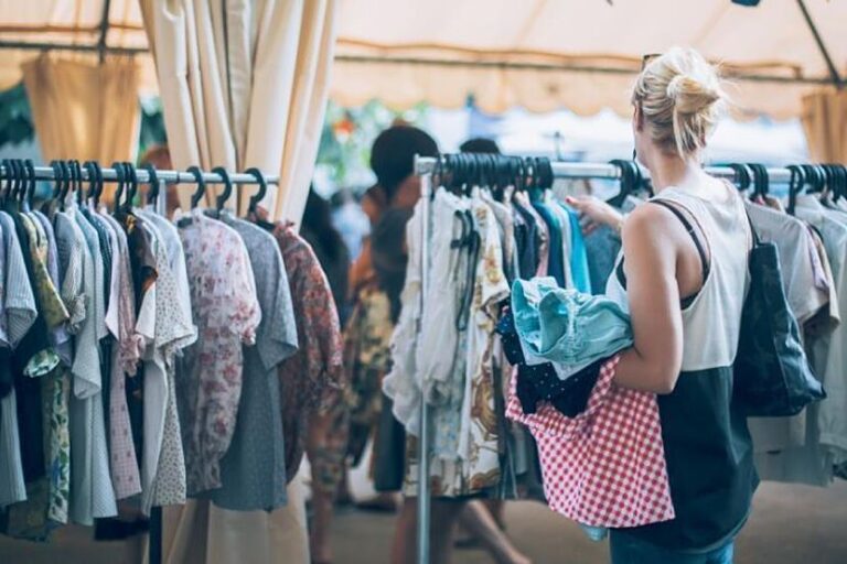 Ahorra en la Compra de Ropa y Calzado de Segunda Mano