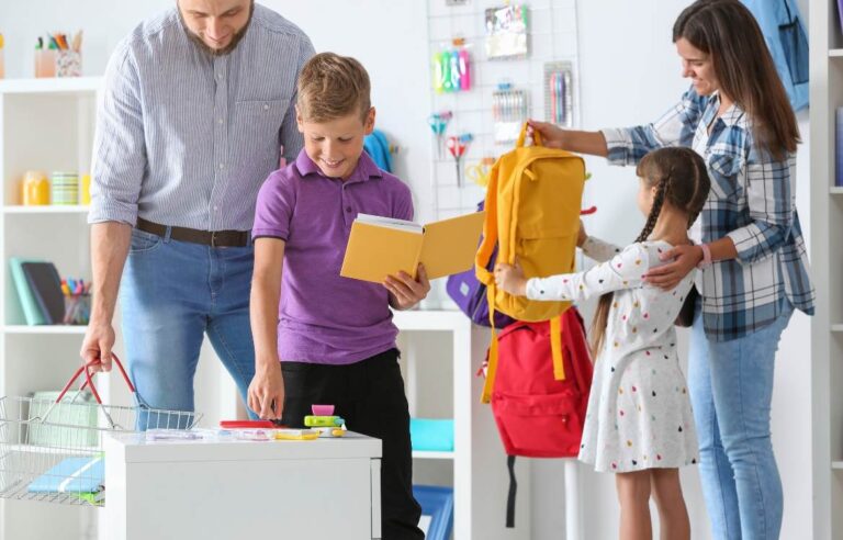 Cómo Ahorrar en la Educación de tus Hijos: Material Escolar, Uniformes y Actividades